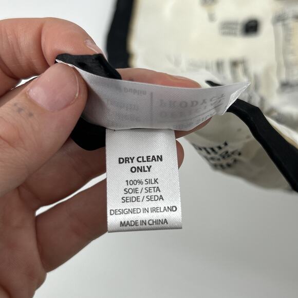 Trinity College 100% Silk Scarf Dublin Cream Black Square Ireland Church History - Picture 8 of 9